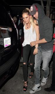 Anna Kournikova feet photo thumbnail