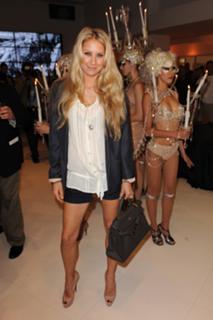 Anna Kournikova feet photo thumbnail