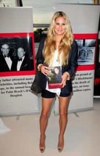 Anna Kournikova feet photo thumbnail