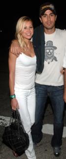 Anna Kournikova feet photo thumbnail