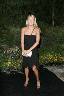 Anna Kournikova feet photo thumbnail