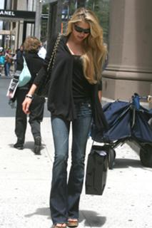 Anna Kournikova feet photo thumbnail