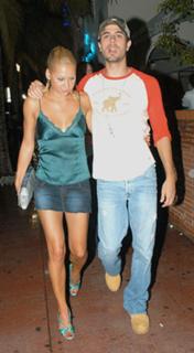 Anna Kournikova feet photo thumbnail