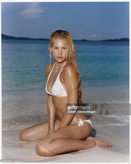 Anna Kournikova feet photo 11