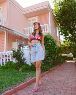 Anna Lazarevic feet photo thumbnail