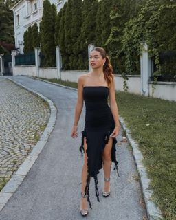 Anna Lazarević feet photo 12