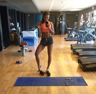 Anna Lewandowska feet photo thumbnail