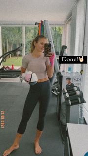 Anna Lewandowska feet photo thumbnail