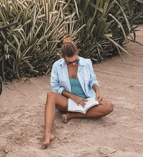 Anna Lewandowska feet photo thumbnail