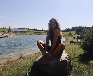 Anna Lewandowska feet photo thumbnail