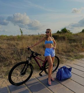 Anna Lewandowska feet photo thumbnail