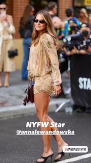 Anna Lewandowska feet photo 11