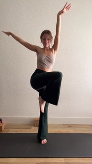 Anna Lore feet photo 8