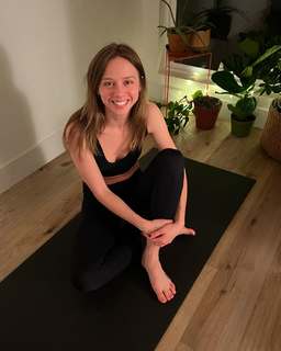 Anna Lore feet photo 3