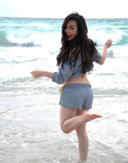 Anna Maria Perez de Tagle feet photo 4