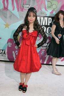Anna Maria Perez de Tagle feet photo 9