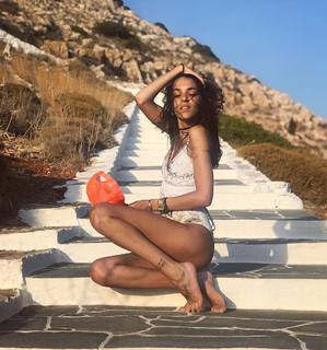Anna Maria Velli feet photo thumbnail