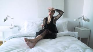 Anna Maria Velli feet photo thumbnail