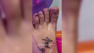 Anna Maria Velli feet photo thumbnail