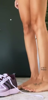 Anna Maria Velli feet photo thumbnail