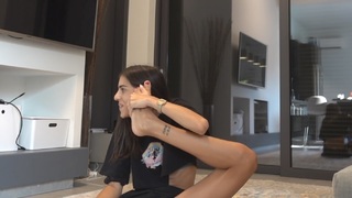 Anna Maria Velli feet photo thumbnail
