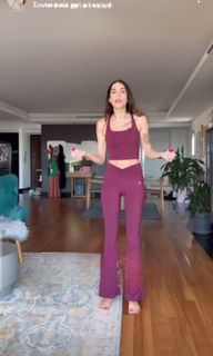 Anna Maria Velli feet photo thumbnail