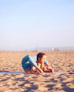 Anna McNulty feet photo thumbnail