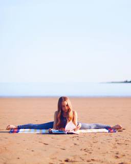 Anna McNulty feet photo thumbnail