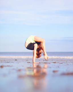 Anna McNulty feet photo thumbnail