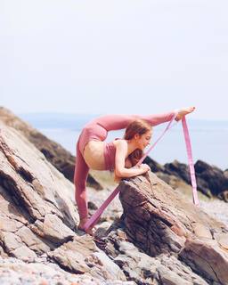 Anna McNulty feet photo thumbnail