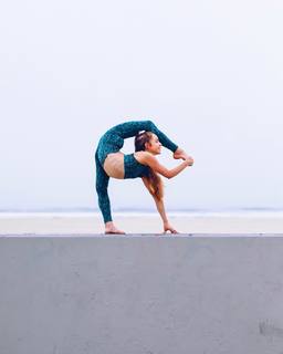 Anna McNulty feet photo thumbnail