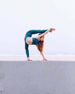 Anna McNulty feet photo thumbnail