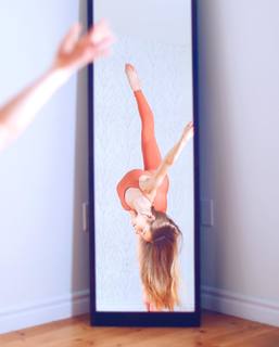 Anna McNulty feet photo thumbnail