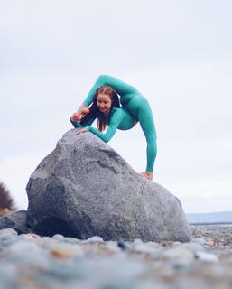 Anna McNulty feet photo thumbnail