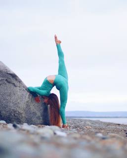 Anna McNulty feet photo thumbnail