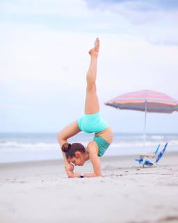 Anna McNulty feet photo thumbnail