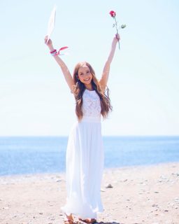 Anna McNulty feet photo thumbnail