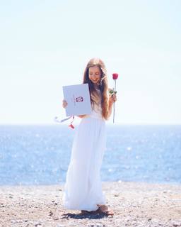 Anna McNulty feet photo thumbnail