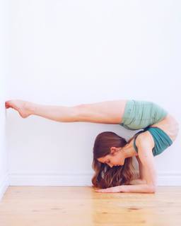 Anna McNulty feet photo thumbnail