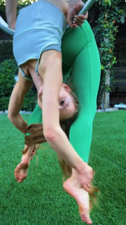 Anna McNulty feet photo thumbnail