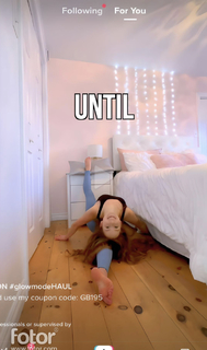 Anna McNulty feet photo thumbnail