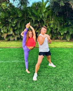 Anna McNulty feet photo thumbnail