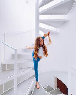 Anna McNulty feet photo thumbnail