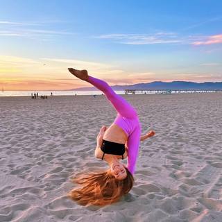 Anna McNulty feet photo thumbnail