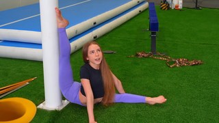 Anna McNulty feet photo thumbnail