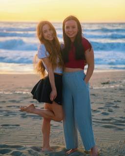 Anna McNulty feet photo thumbnail