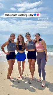 Anna McNulty feet photo thumbnail