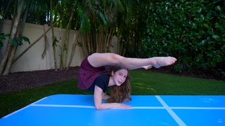 Anna McNulty feet photo thumbnail