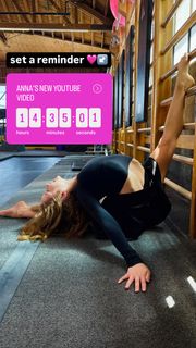 Anna McNulty feet photo thumbnail