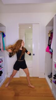 Anna McNulty feet photo thumbnail